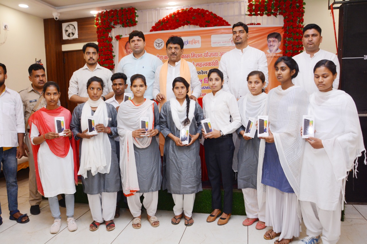 https://1ngo.sgp1.digitaloceanspaces.com/media/adharshila/WhatsApp Image 2022-05-24 at 2.22.00 PM (1).jpeg